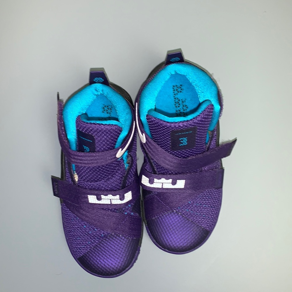 Lebron James kids gym shoes